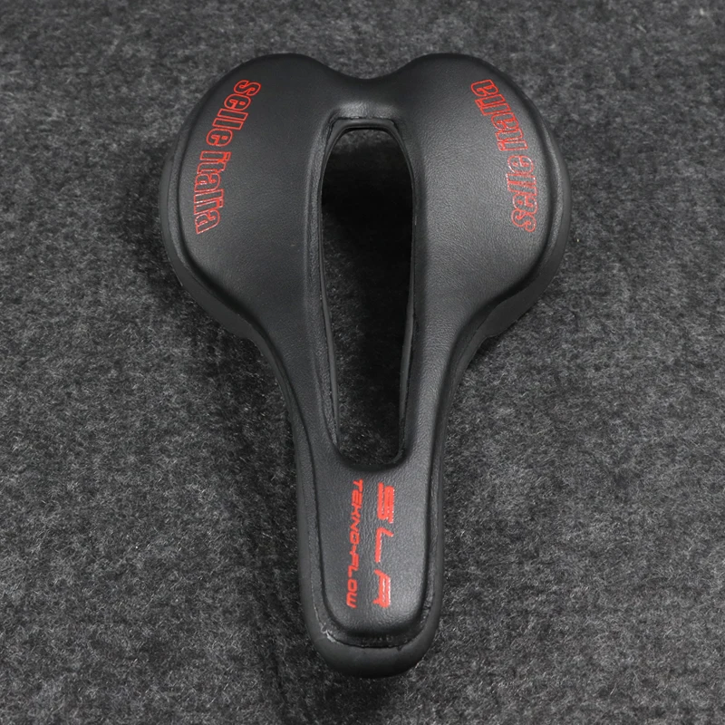 Selle Italia 자전거 안장 도로 산악 자전거 안장 여성과 남성을위한 중공 통기성 사이클링 시트 레이싱 프론트 쿠션