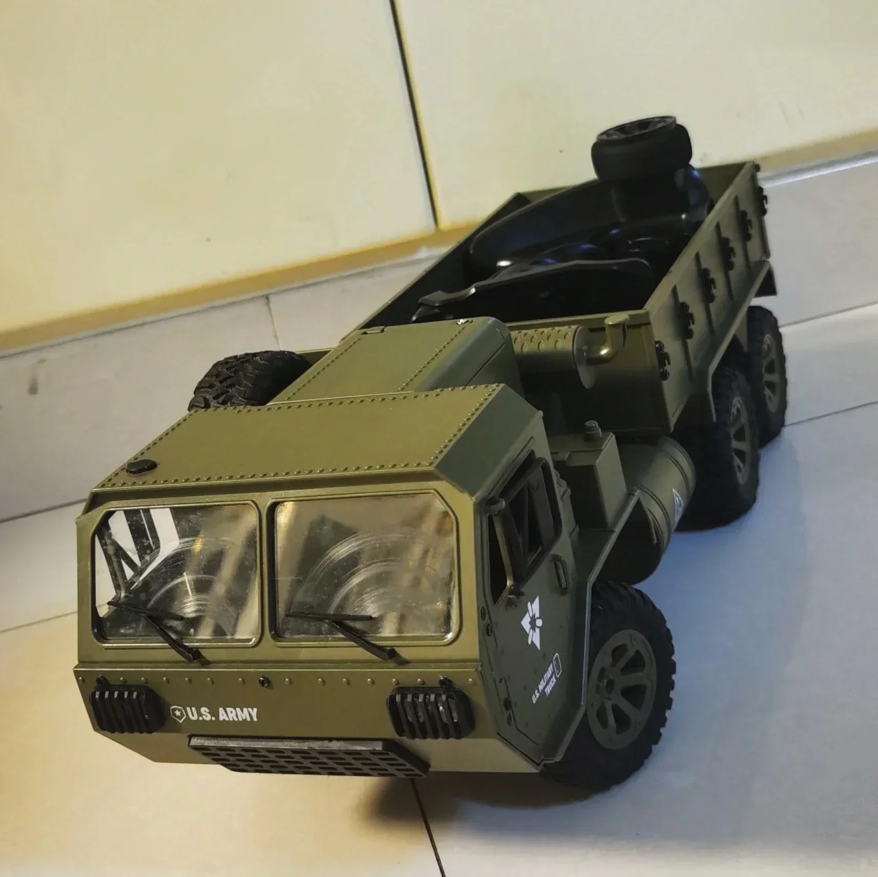 Six Wheel Drive Heavy-duty Six Wheel Truck Model With Load-bearing Capacity Full Proportion Rc Remote-controlled Car Toy Gift 6