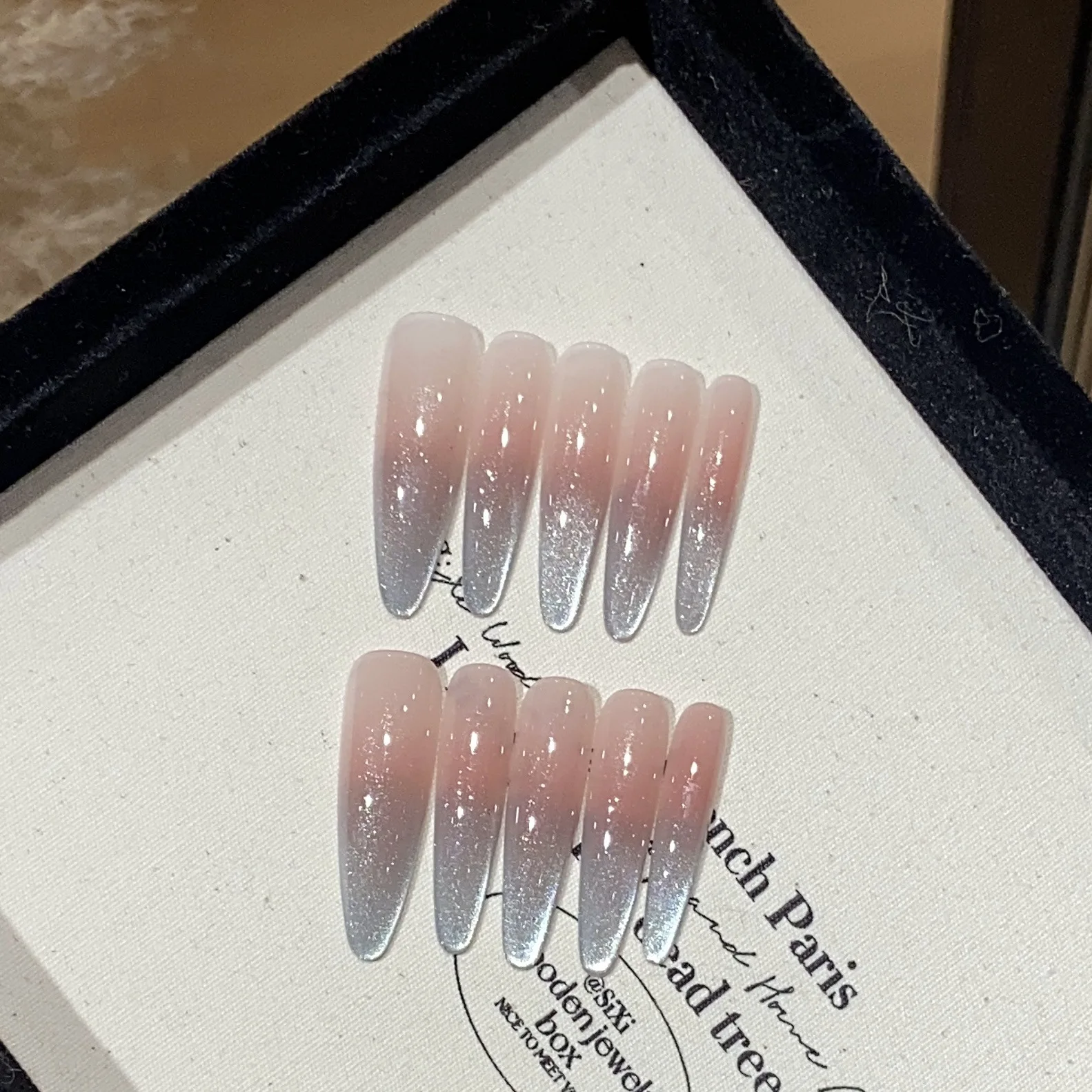 프랑스 가짜 손톱 고양이 눈 그라데이션 다이아몬드 디자인으로 거짓 손톱을 누르십시오 인공 손톱 이동식 긴 아몬드 손톱 수제