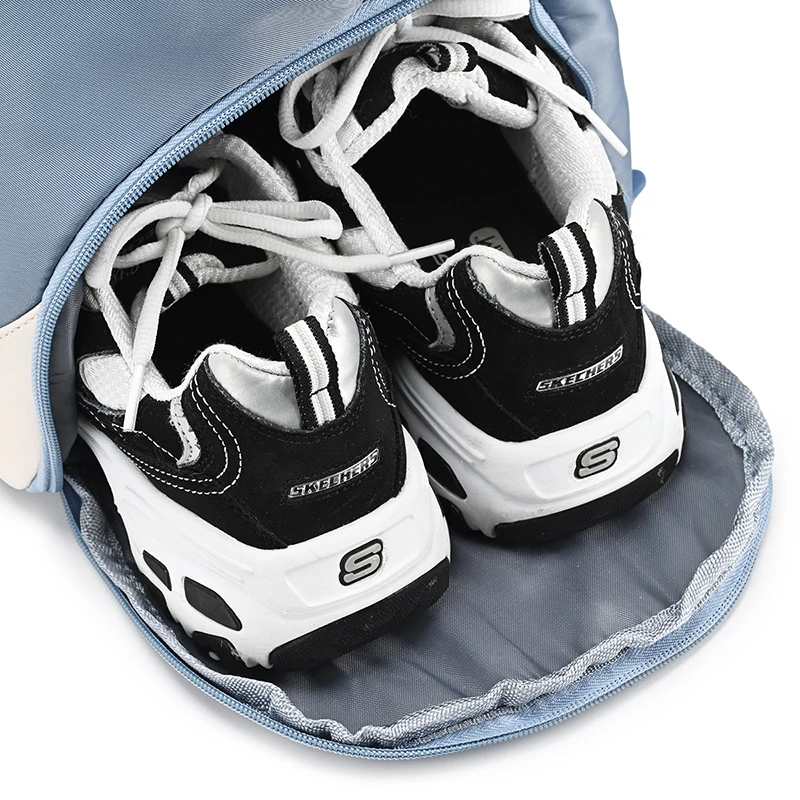 Large handbag with adjustable shoulder strap, suitable for outdoor multifunctional use, zipper closure, travel bag, independent