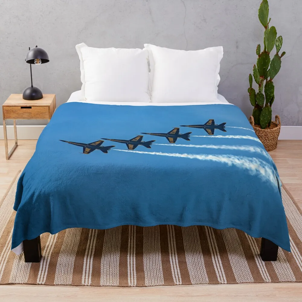 Four Navy Blue Angels Acrobat Planes Flying Straight Up Throw Blanket Divani Alla Moda Soffici Coperte Shaggy