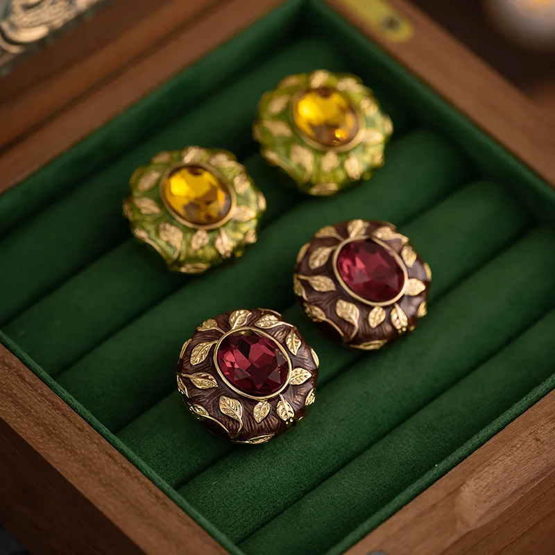 

Light luxury medieval vintage Maillard color stud earrings for women