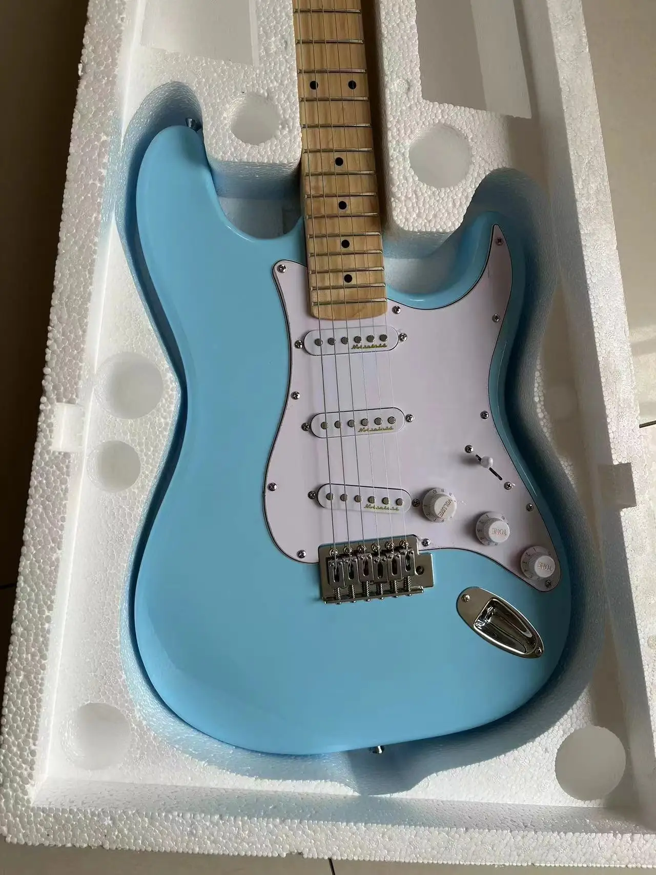 

2024 stratocaste-r custom body 6-струнная Электрогитара в наличии DFHFGBHDFH