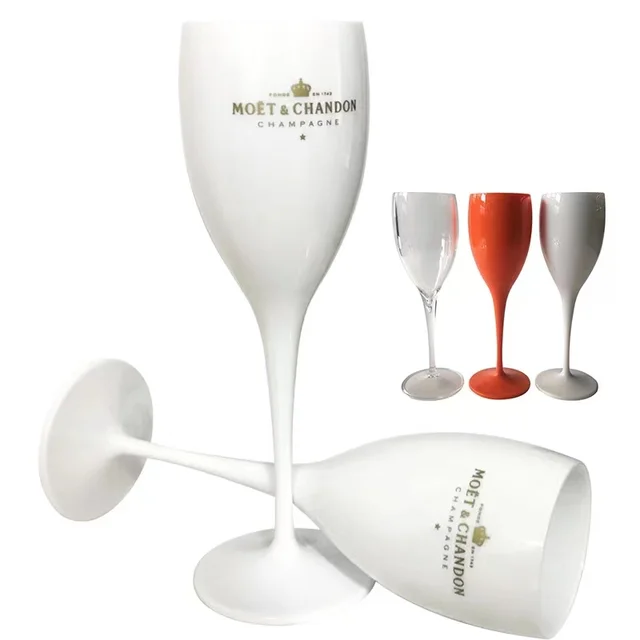 MOET Champagne Flutes Glasses: Celebrating in Style