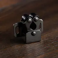 เฟอร์นิเจอร์ประตูทองแดงโบราณสีตู้ประตูตู้ Roller LATCH TWIN Double Catches พร้อม Striker และฟรีสกรู 5