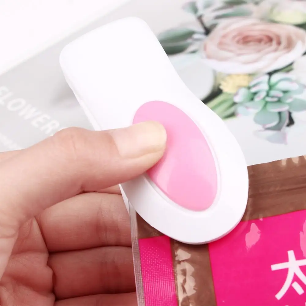 Kitchen Tools Hand Held Sealer Snack Bags Seal Travel Supplies Sealer Heat Sealing Machine Packing Plastic Bag Food Seal 2