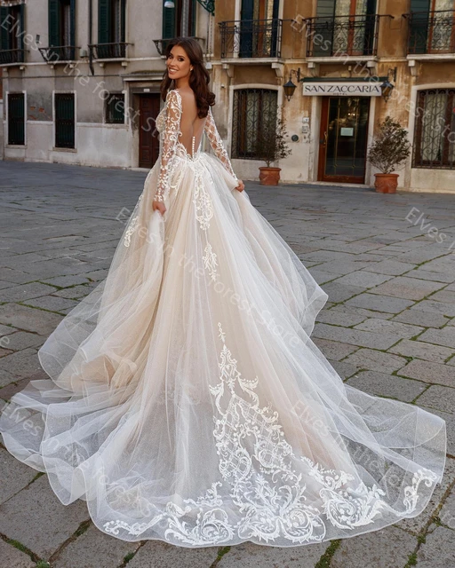Breathtaking and Glamorous Wedding Dress Trends | Glamourous wedding dress, Wedding  dress trends, Long sleeve wedding dress lace
