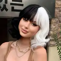 Cruella – cheveux mi-longs ondulés de couleur noir et blanc, 12 pouces, avec frange, pour cosplay, fête, usage quotidien 5