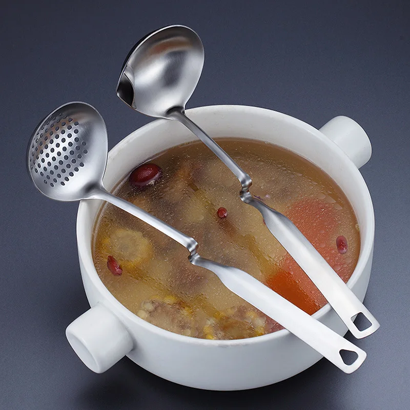

Stainless Steel Soup Fat Oil Separator Ladles Skimmer Spoon Soup Colander for Kitchen with Heat Insulation Anti-scalding New