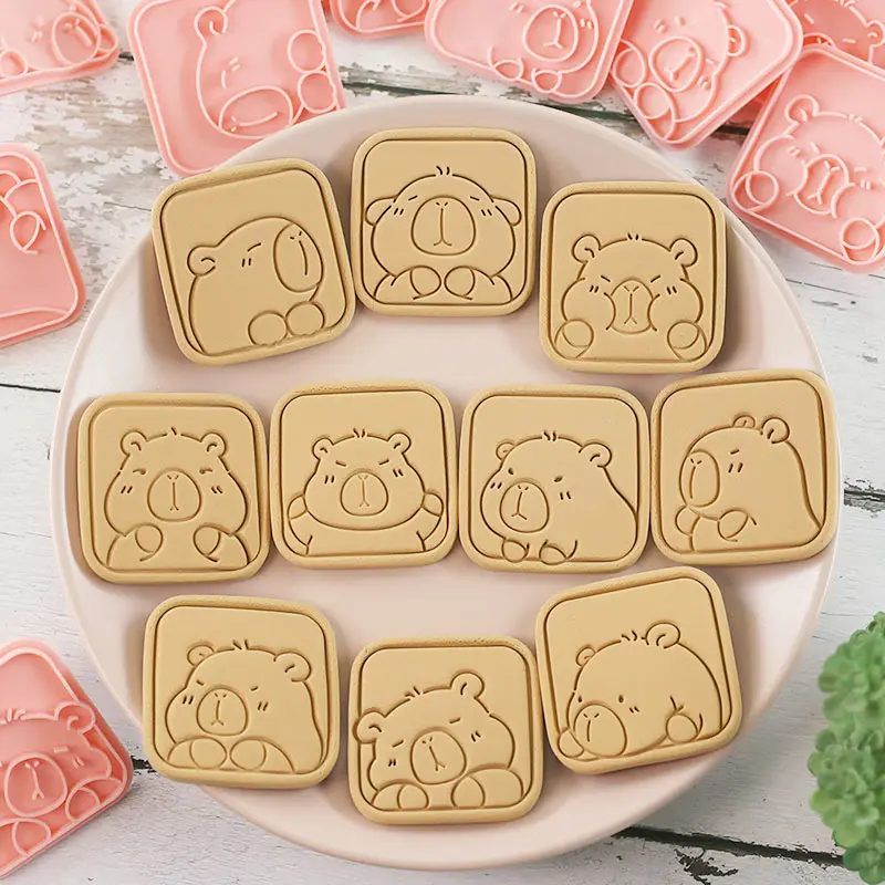 8Pcs/set Capybara 3D Cookie Cutter Cartoon Biscuit Baking Mold Plastic Press Tool for Fondant Sugar Craft DIY Pastry Accessories