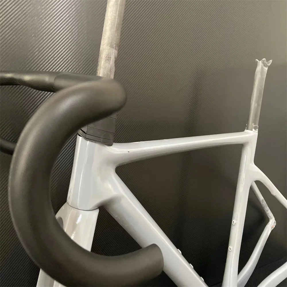 Road bike carbon frame all internal wiring compatible Di2 group 700C road bicycle carbon frameset Super-Light Collection