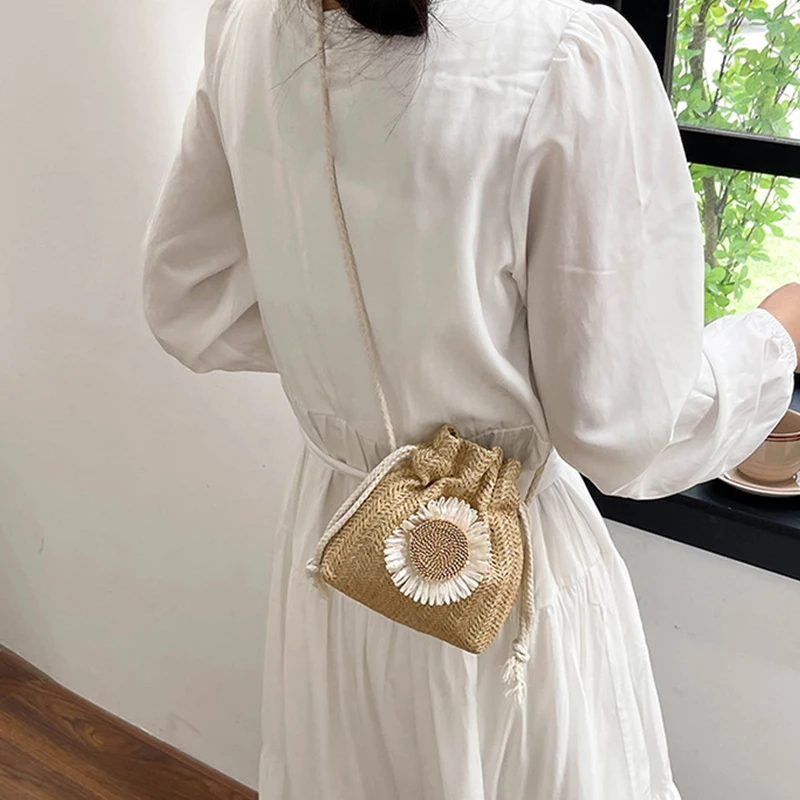 Drawstring Straw Beach Bags Flower Embroidery Bags Ladies Beach Bucket Crossbody Handbags For Travel