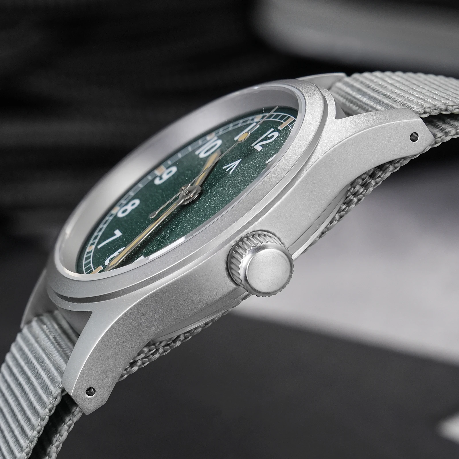 Militado ML12 ミリタリーウォッチ VH31 スイープセカンド