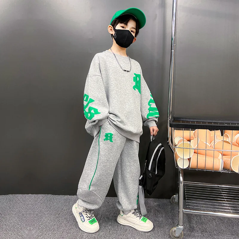 Рисунок 4 - детский хлопковый костюм из свитшота