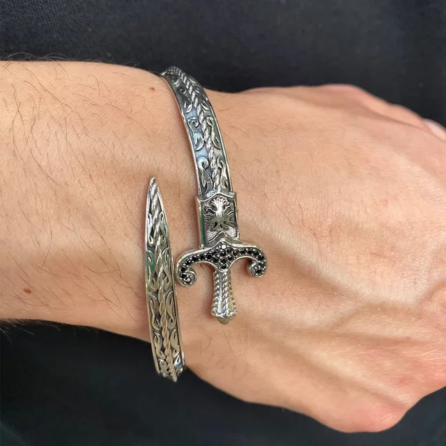 Fashion Exquisite Carving Retro Pattern Set Zirconia Sword Shape Bracelet Ring Men Women Personality Charm Adjustable Jewellery
