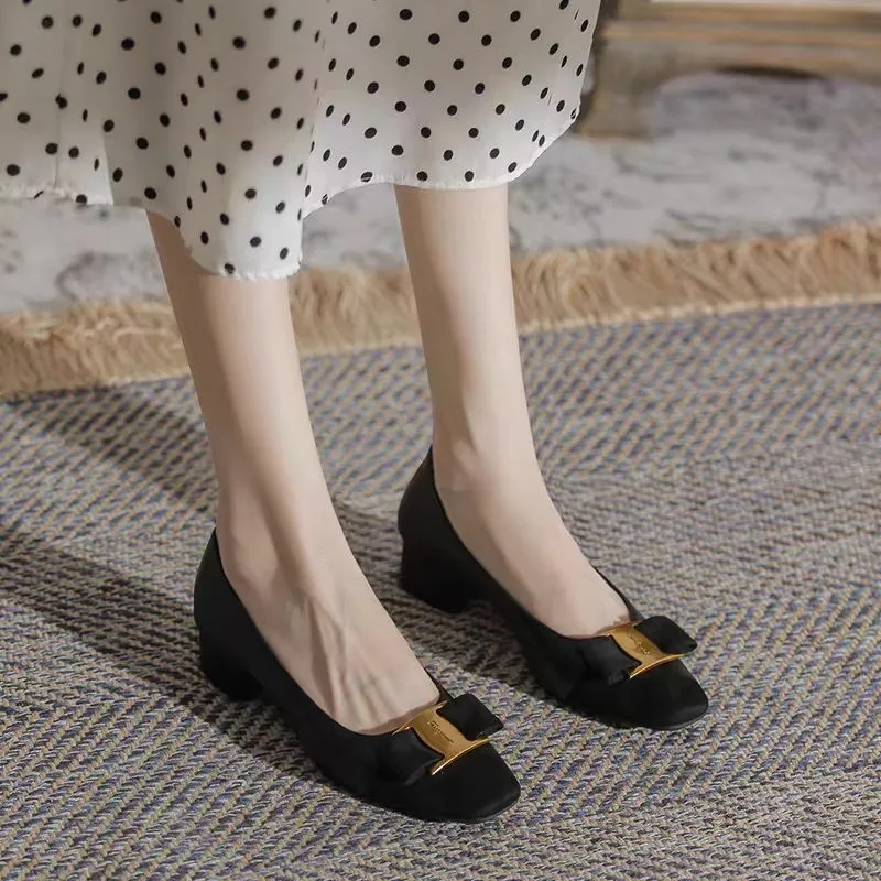 2025 New Classic Thick Heel Bow Metal Decoration Lady Pumps Simple Square Head Leather Women Single Shoes Fashion Dress Shoe 2