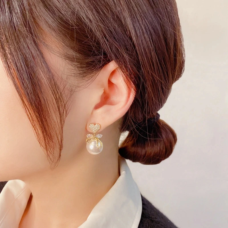 Korean Fashion Charm White Bowknot Stud Earring for Women Temperament Pearls Bow Heart Earrings Party Jewelry Accessories Gift