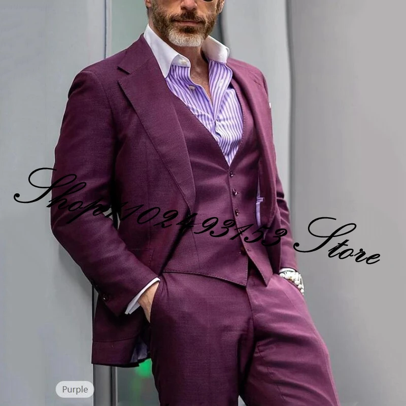 Рисунок 3 - Мужской темно-синий костюм из 3 предметов