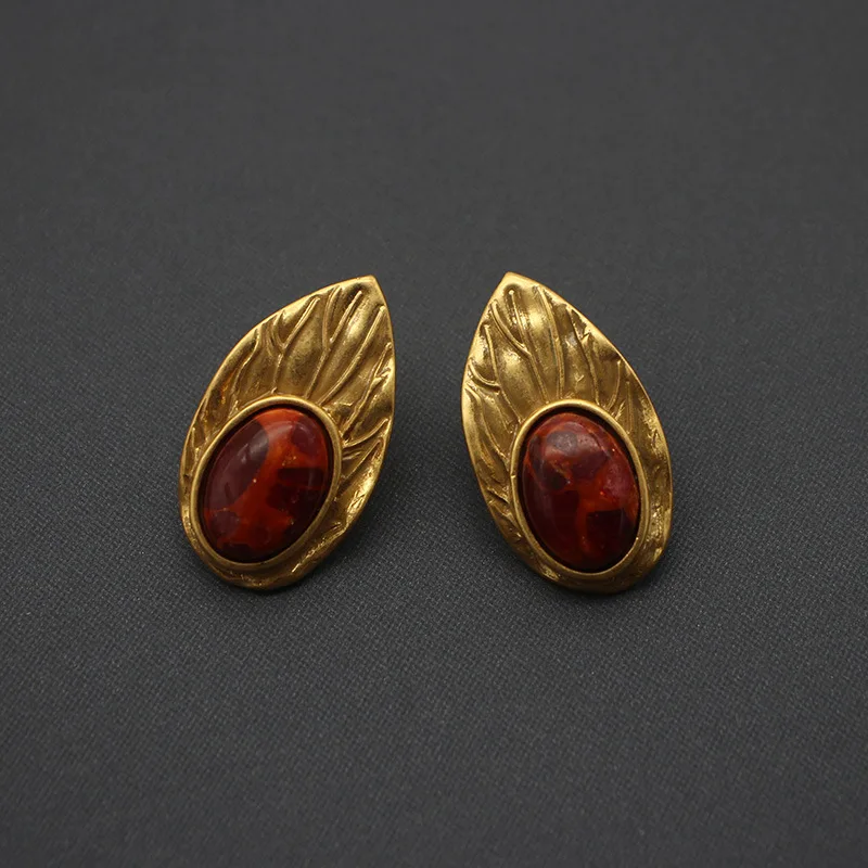 

New Fashionable Personalized Detail Leaf Natural Stone Earrings