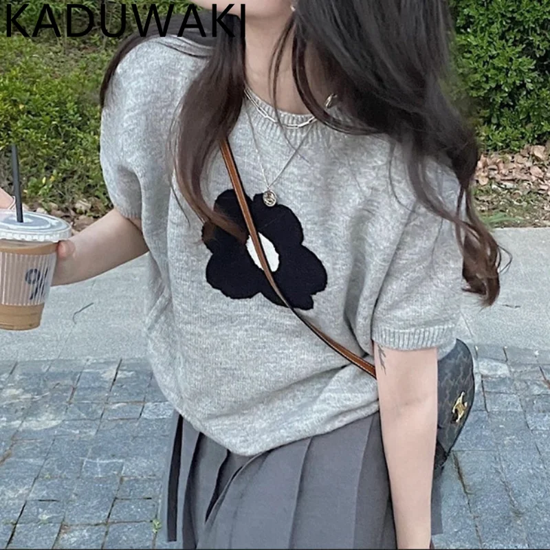 

Flower Embroidery Knitted Top Fashion Round Neck Women Knit Sweater Casual Short-Sleeved T-Shirt Spring Summer High Quality