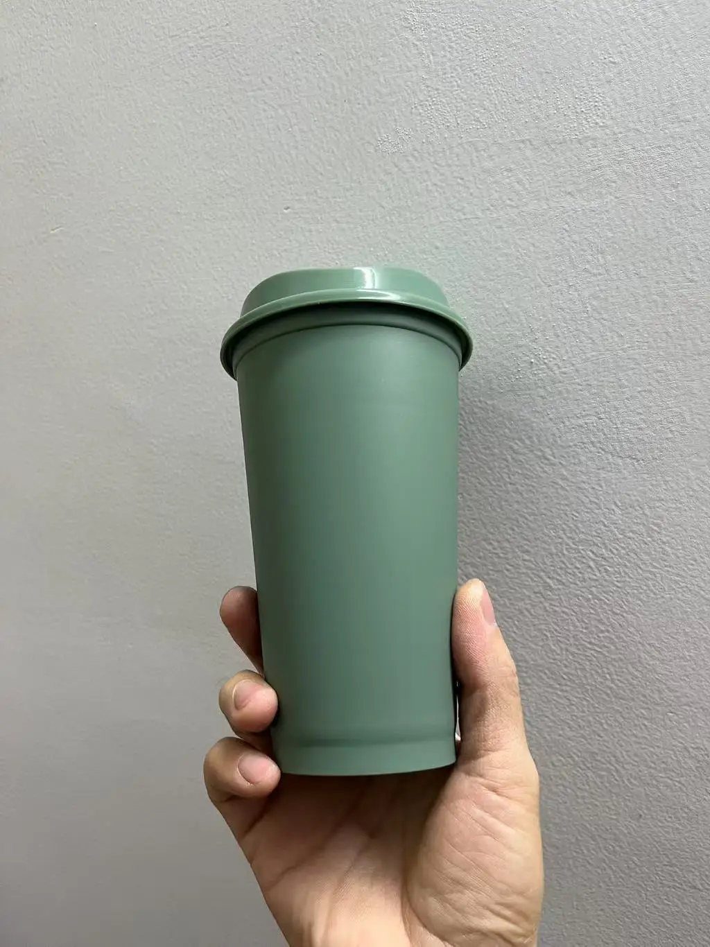 Eco-Friendly Reusable Travel Coffee Mug - BPA-Free Plastic, 16oz Capacity
