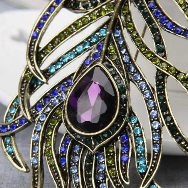 Vintage Peacock Feather Brooch Pin Women Birthday Gift Elegant Lapel Scarf Coat Rhinestone Dress Decor Jewelry Accessories 6