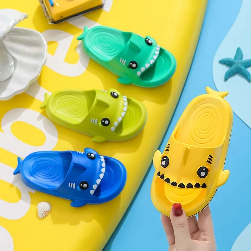 Cute Child Shark Clapper Slippers Mules For Children Baby Designer Cartoon Shark Slides 2022 New Indoor Slippers Flip Flops