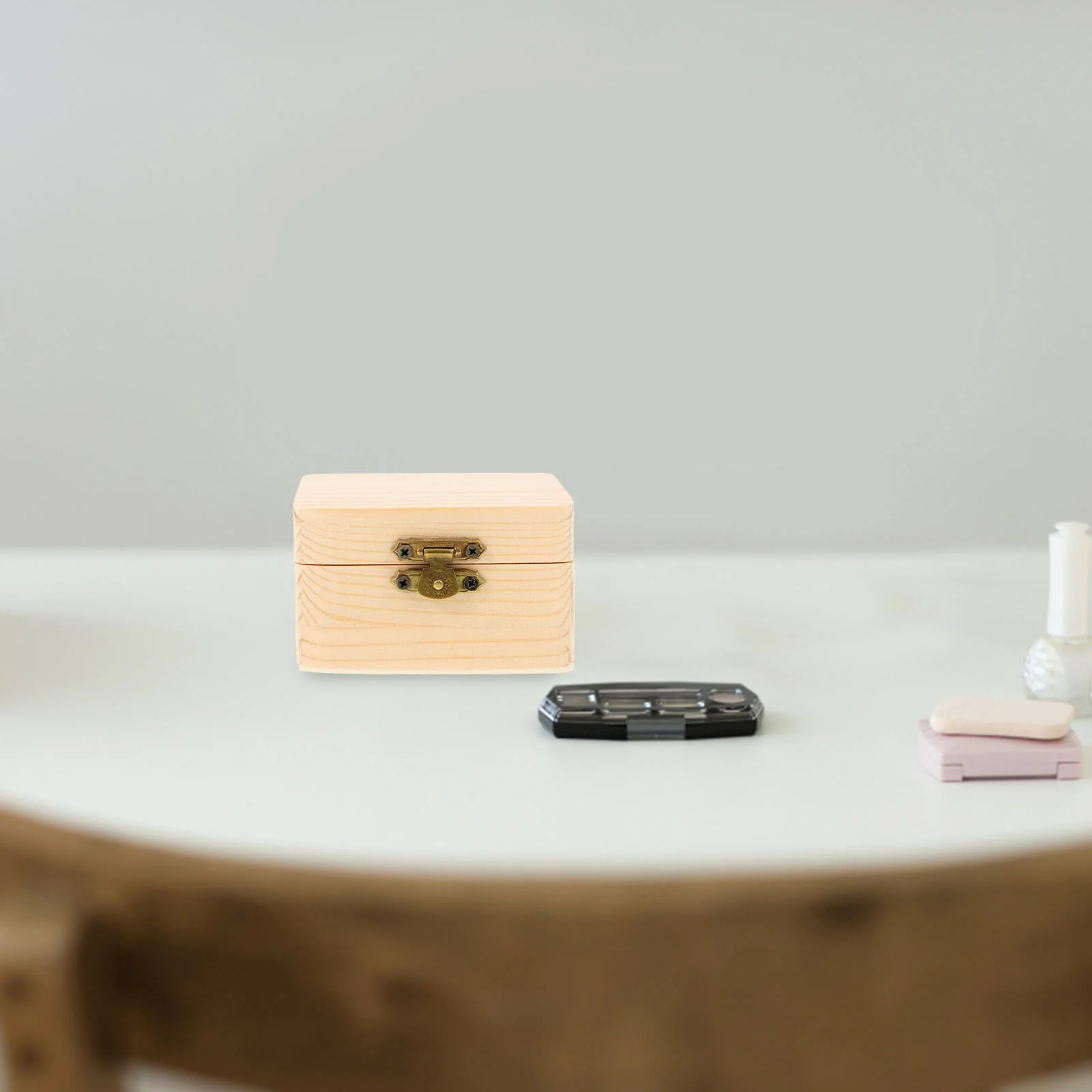 Рисунок 2 - деревянные квадратные ящики для