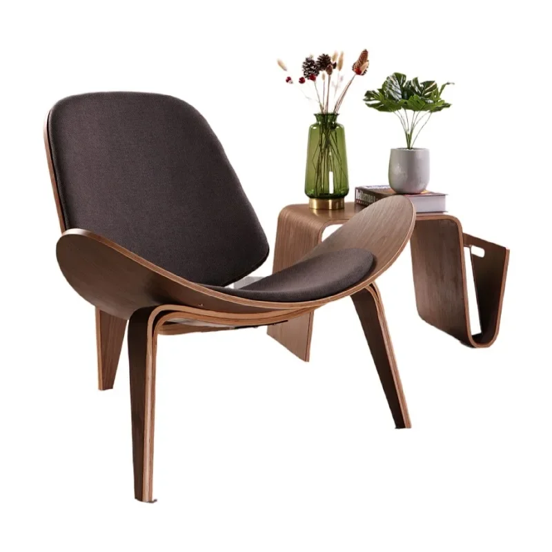 silla-de-concha-de-tres-patas-tapicer-a-de-tela-de-madera-contrachapada