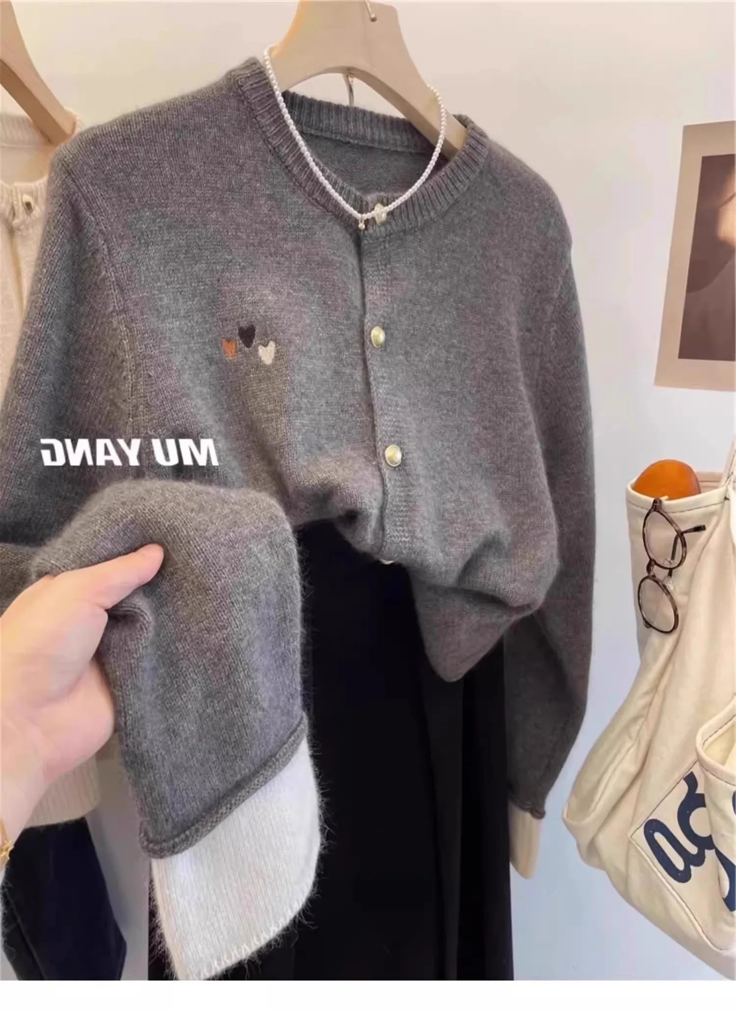 2024 Autumn and winter Cashmere Cardigan sweater Women O-Neck pullover Cashmere Cardigan knitted soft fashion warm Women 2