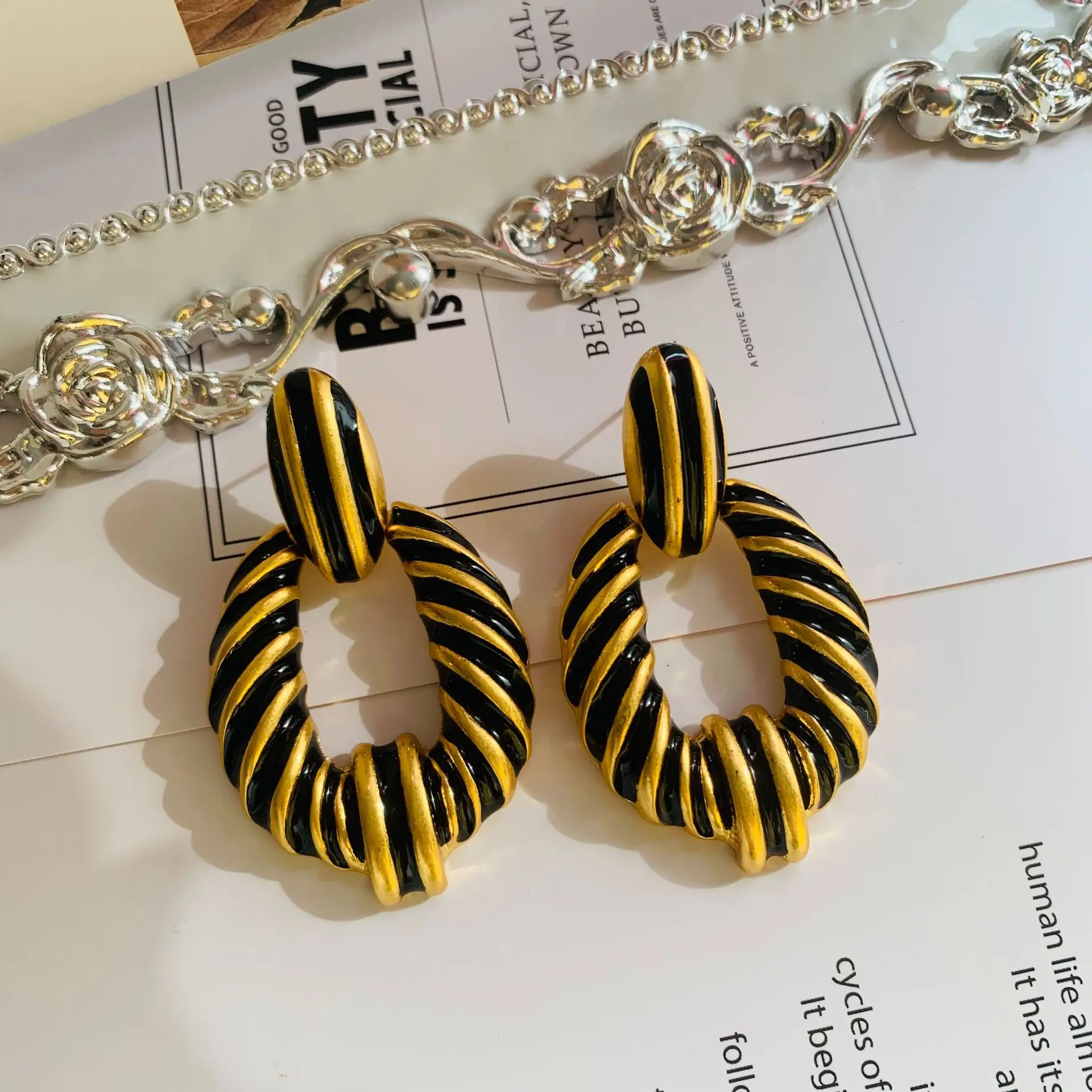 Vintage Exaggerated Style Black Earrings Droplet shaped Ear Clips