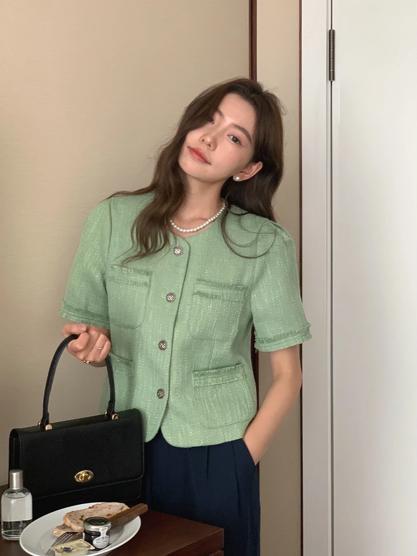 시크한 여름 레트로 향기 바람 라운드, 독특한 단추 멀티 포켓 패널, 울퉁불퉁한 가장자리, 다목적 반팔 코트, 여성 재킷