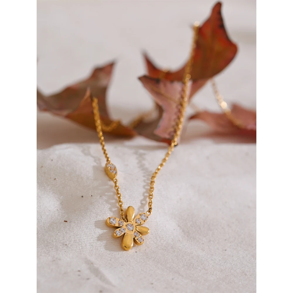 Yhpup Delicate Stainless Steel Zirconia Flower Necklace