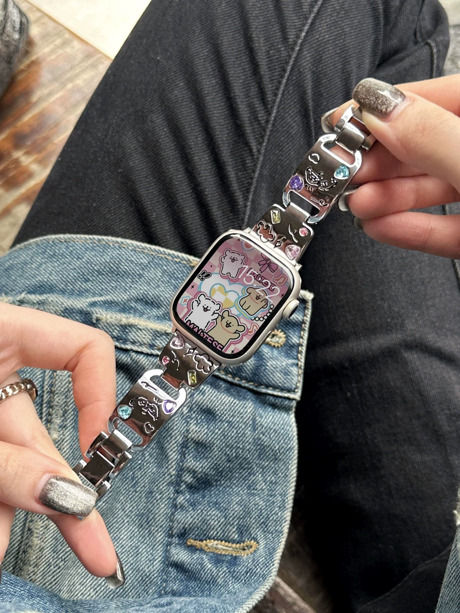 Chic Diamond-Accented Glossy Metal Cat Bracelet Strap