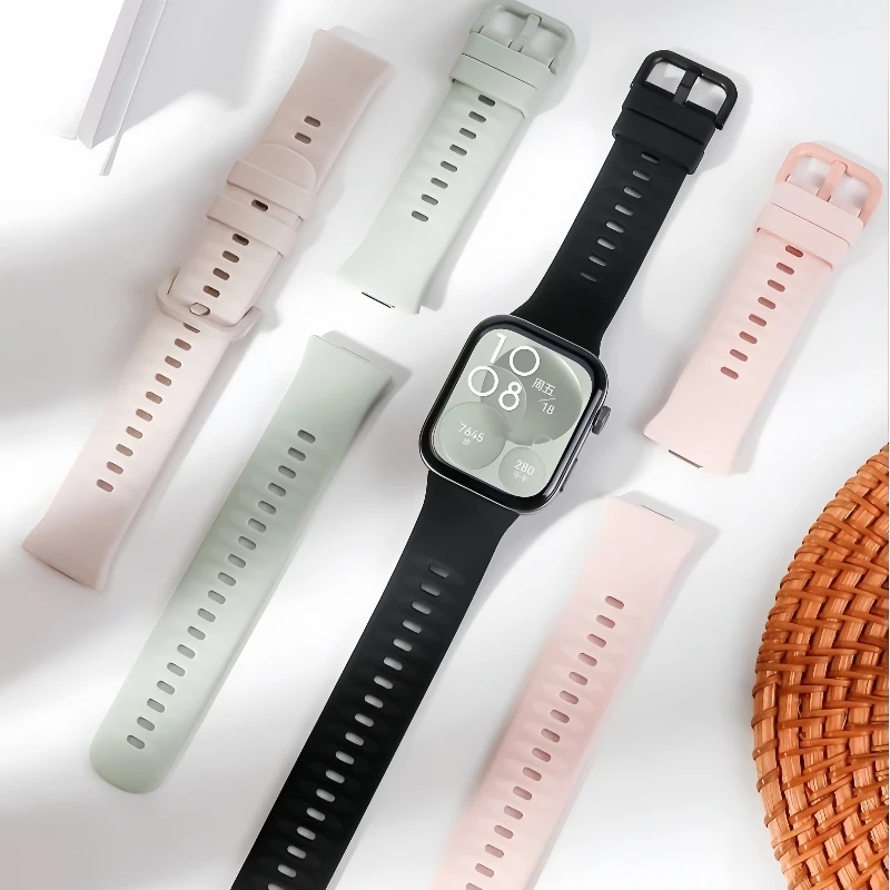 Elegant Silicone Strap with Sparkling Diamond Case - Fashion Sports Bracelet & Protective Cover