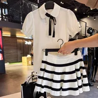 Nouvel ensemble de golf pour femmes : T-shirt polyvalent et élégant à manches courtes avec col et nœud, à porter avec une jupe ou un short 1