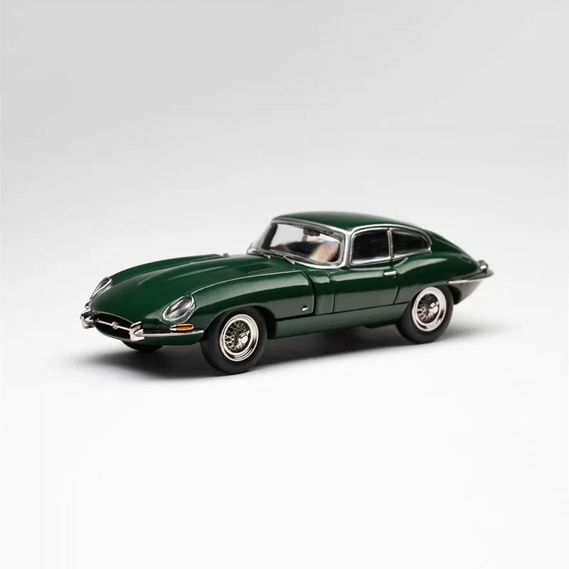 

1:64 Scale Diecast Alloy 1961 E-Type Supercar Toys Vintage Cars Model Classics Adult Collectible Souvenir Gifts Static Display