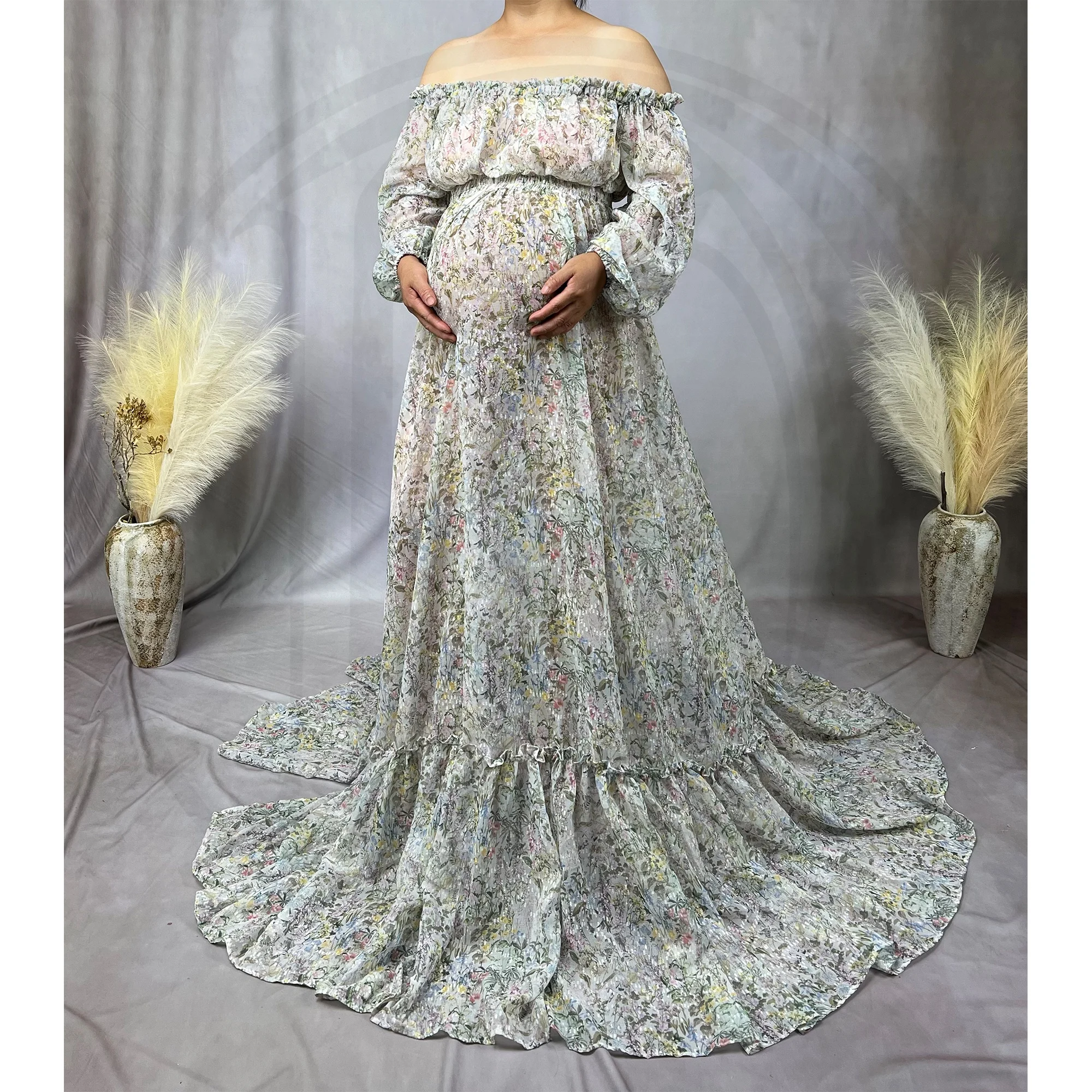 Рисунок 6 - Женское свадебное платье с открытыми плечами