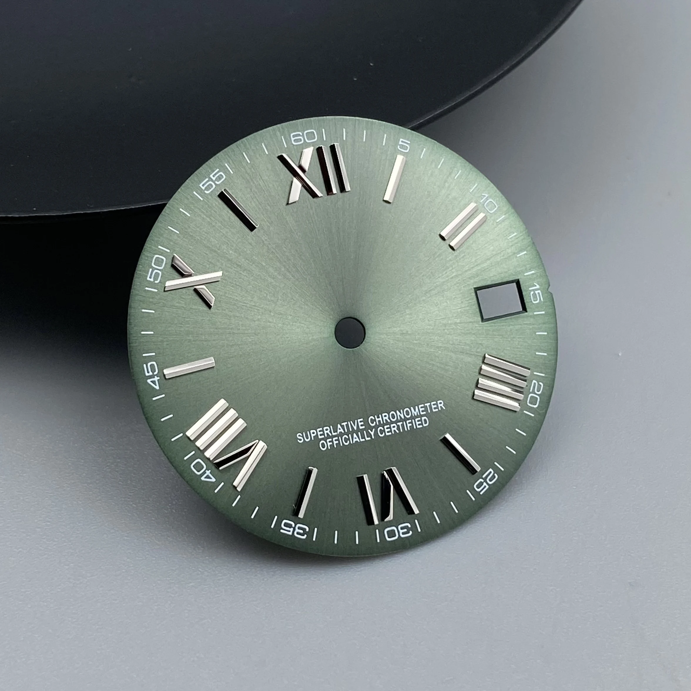 Green Luminous Sunray Watch Dial with Calendar Feature