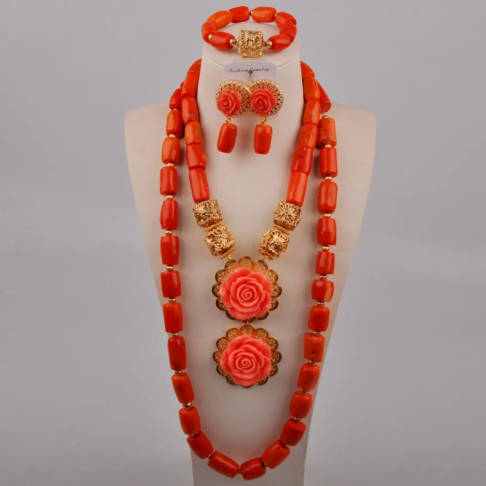 Комплект из колье и серёг с бусинами |