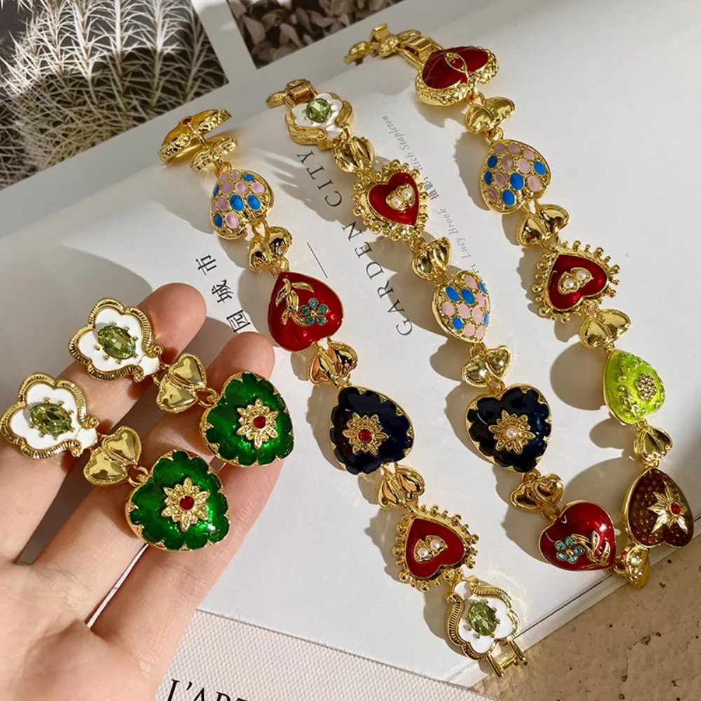 Colorful Artistic Carved Alloy Necklace