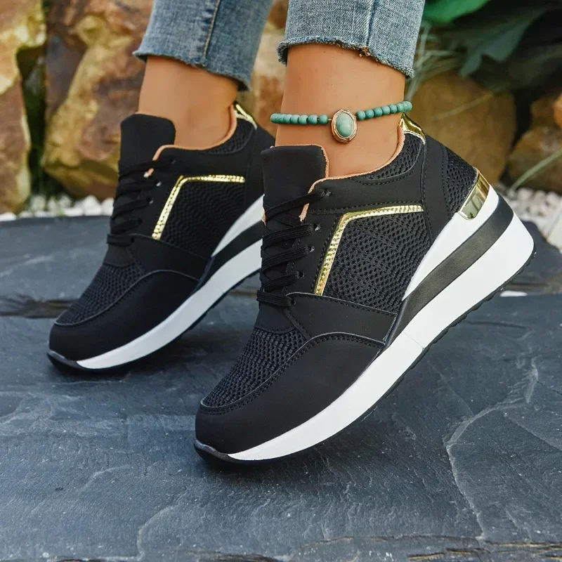 أحذية رياضية نسائية فاخرة مزينة بأحجار الراين، تتم...