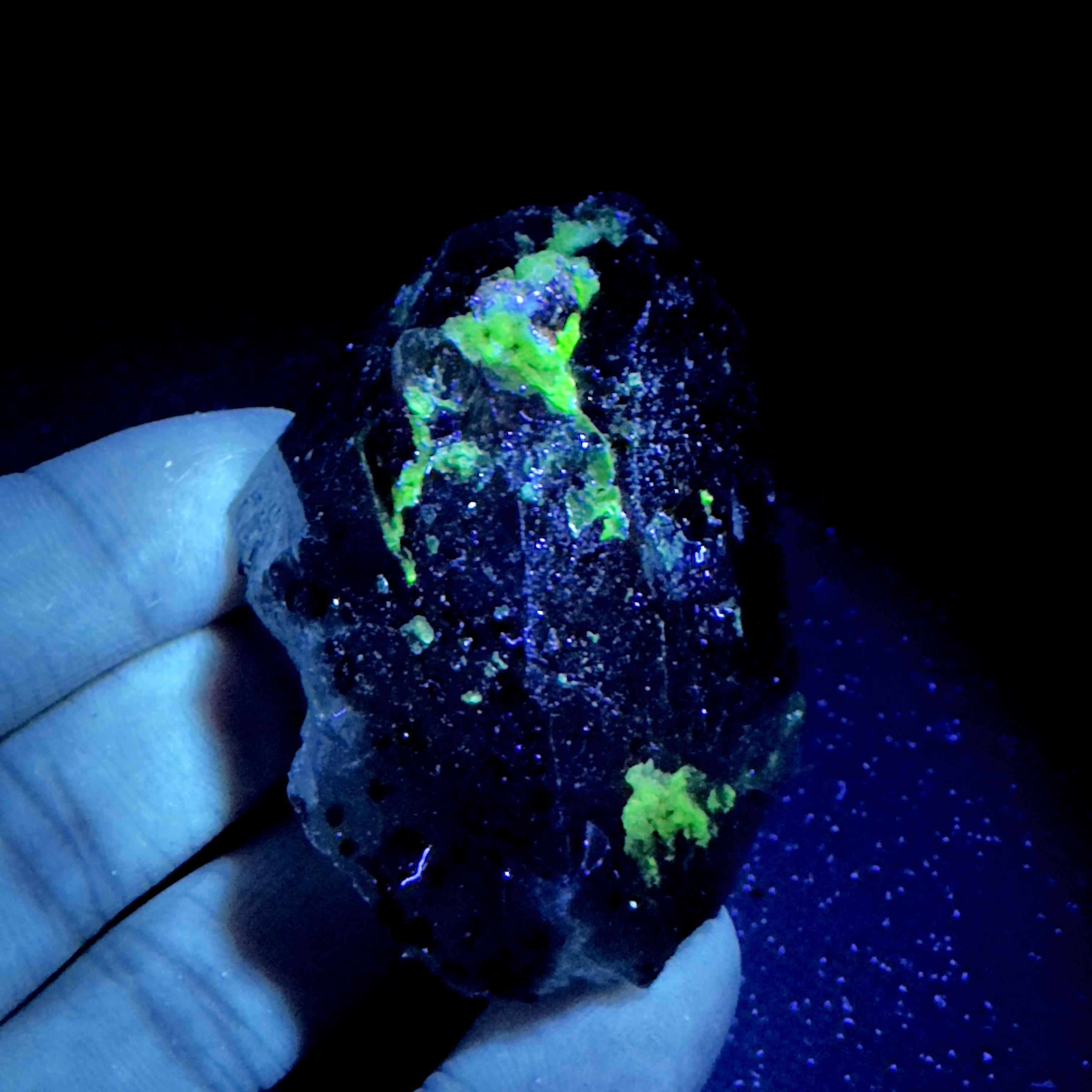 Natural florescent Hyalite and garnet symbiosis mineral specimen + healing quartz crystals and stones rock gemstone 5
