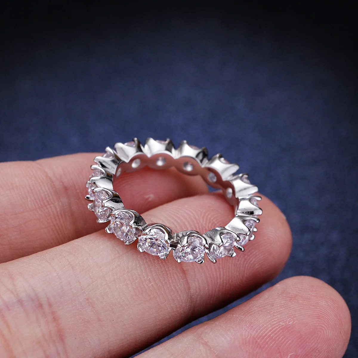 Рисунок 3 - Роскошное Платиновое кольцо с бриллиантами