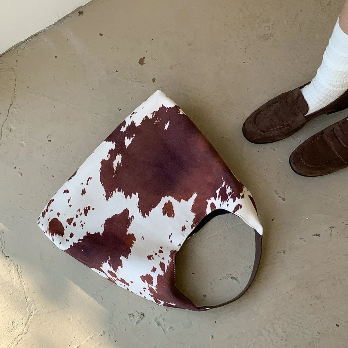 Women's Simple Fashion Casual Tote Bag Cow Print Shoulder Bag Spacious Designer Satchel Handbag for Everyday Use