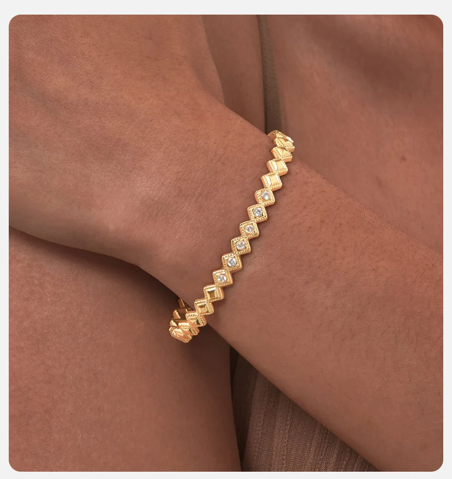 Stainless Steel Romantic Zircon Bangle-Giltoria