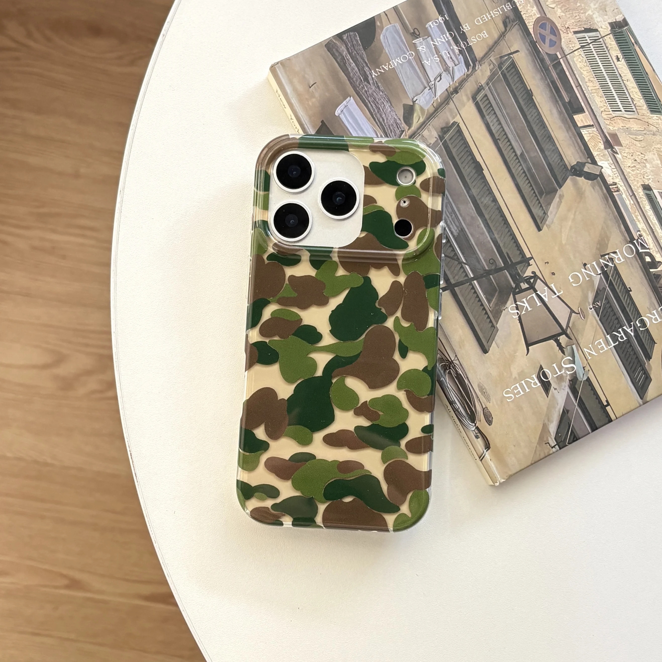 Fashionable Bright Four-Color Camouflage Pattern Glossy Protective Phone Case Suitable for iPhone 17 Pro 13 16 15 14 Pro Max 5