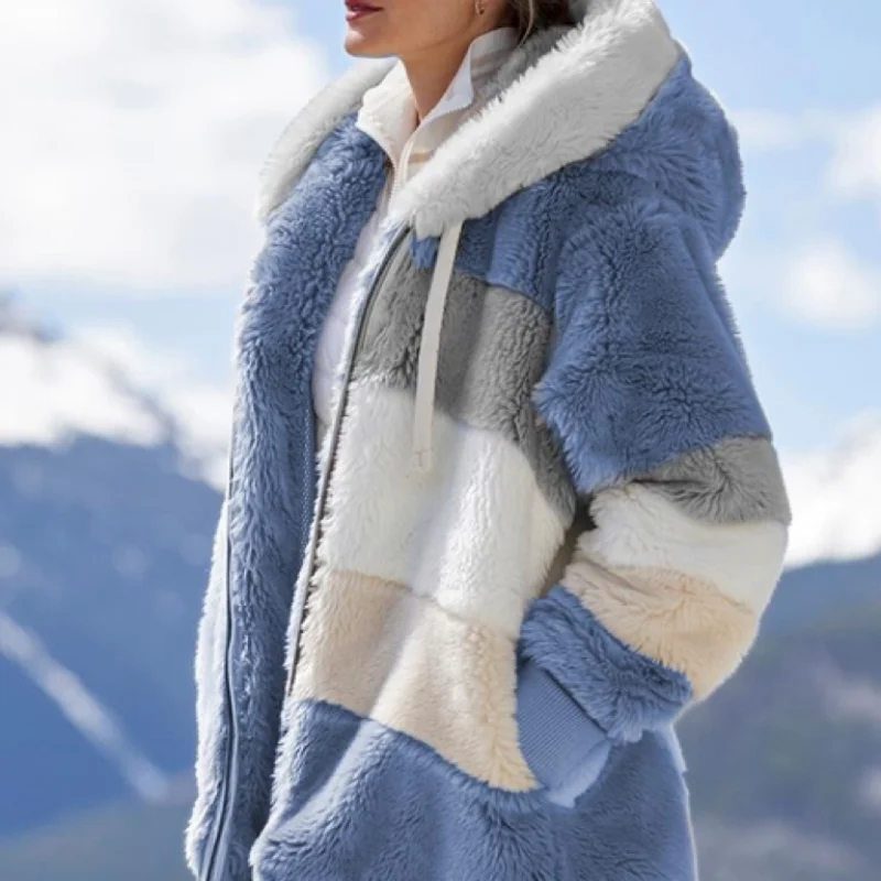 Рисунок 2 - Женское плюшевое пальто с капюшоном