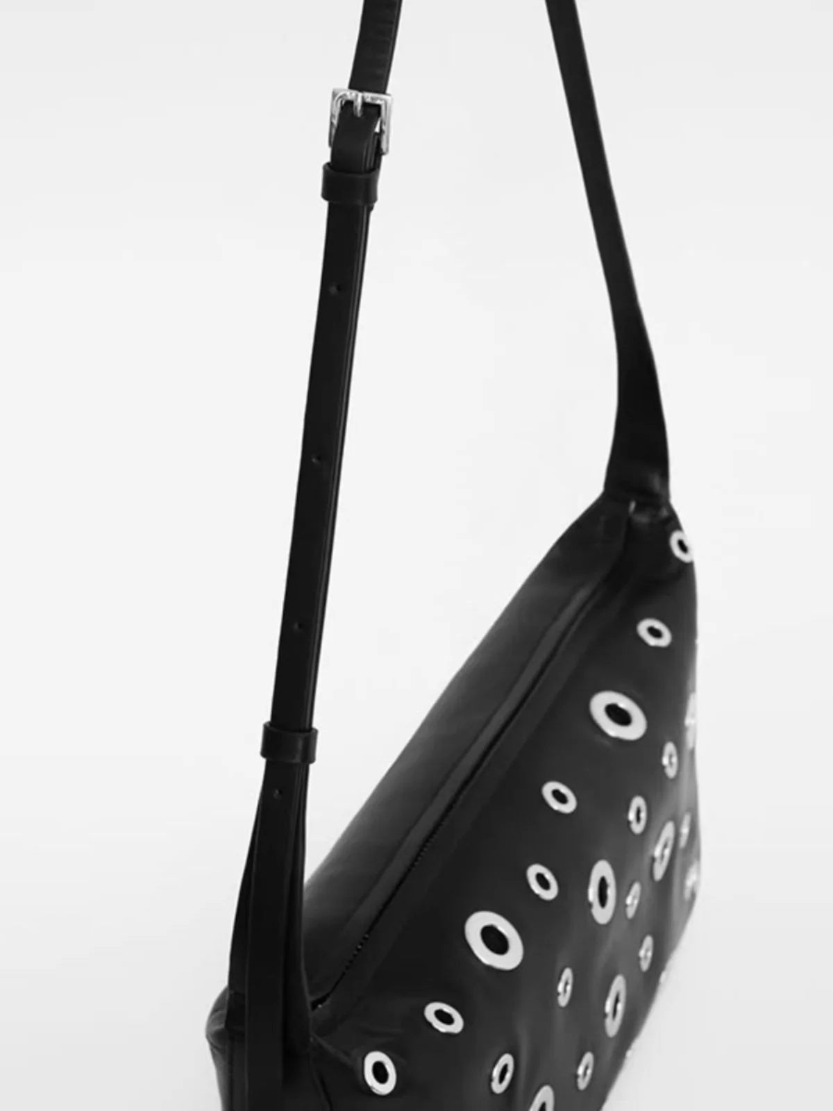 Retro Rivet Decorative Shoulder Bag European And American Motorcycle Wind Studded Purses Leather Armpit Handbag For Women Hot