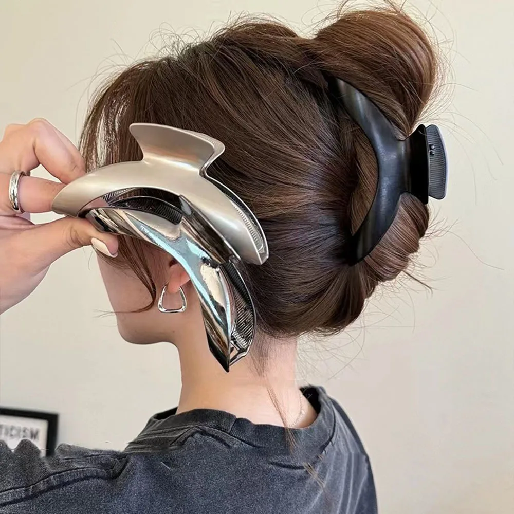 

Irregular Geometric Crab Clip Curved Metal Hair Clip Non Slip Shark Clip Solid Color Ponytail Hairpin Fashion Hair Accessories